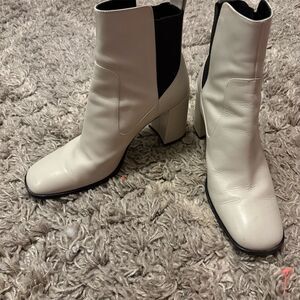 Via Spiga Women's Delaney White Leather Ankle Booties High Heel 8M